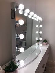 Hollywood Ultra Glam XL Marilyn Mirror - GLAM DOLL